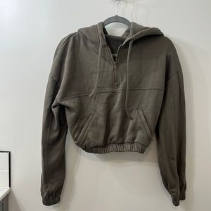 alo cropped hoodie sweatshirt